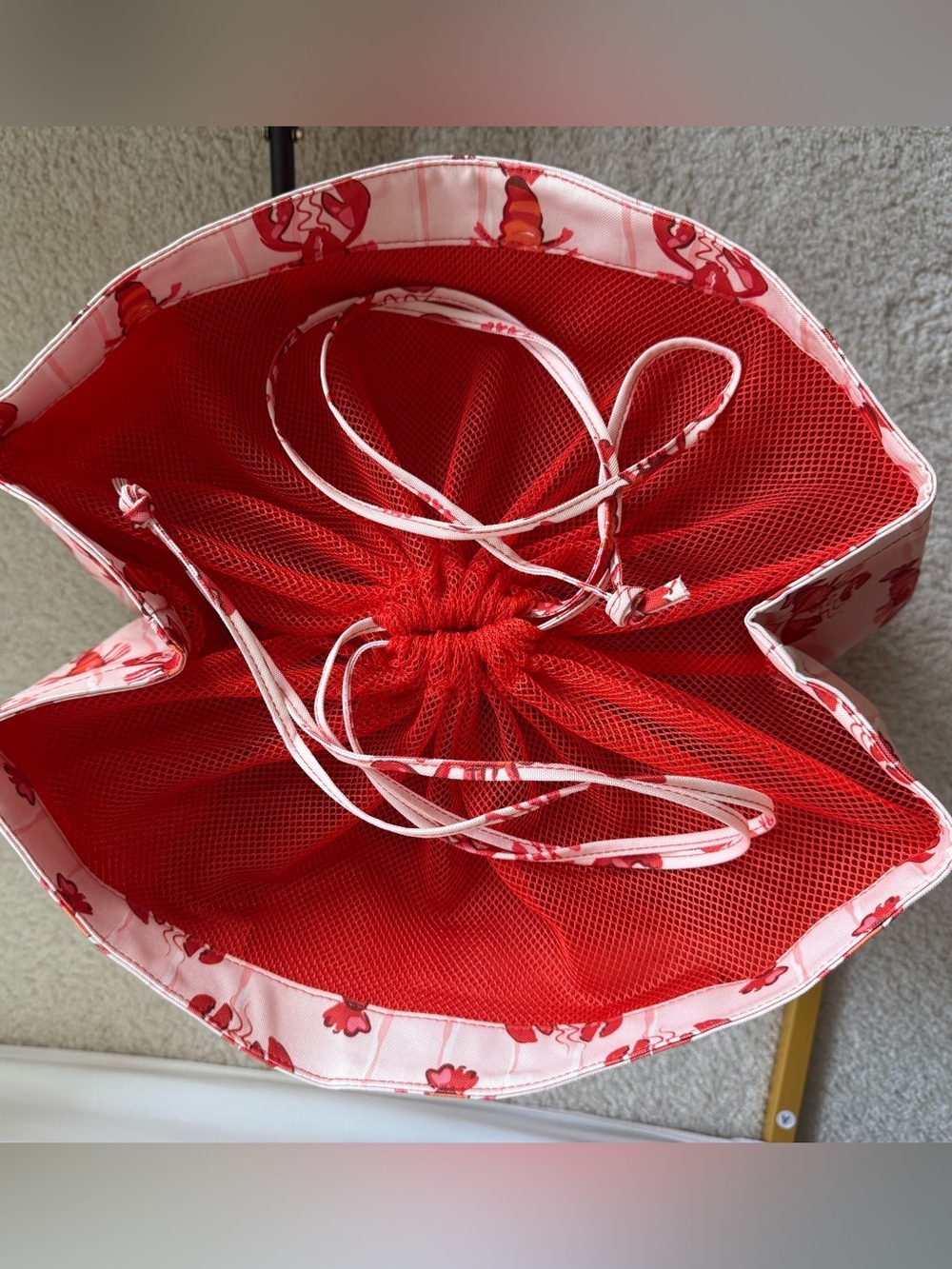 Vera Bradley large family tote “Lobster Clause” • NWT - Picture 2 of 8